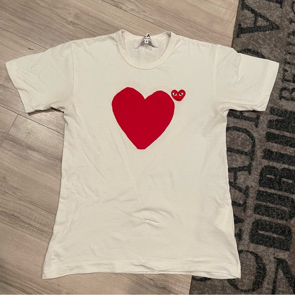 Comme des garçons play double heart t-shirt small